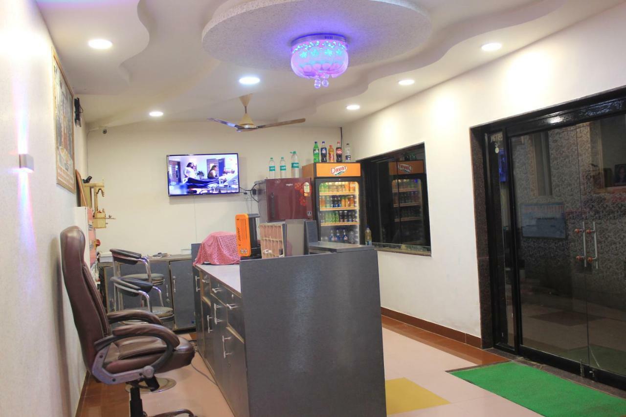 Hotel Shri Radhe Somnāth Esterno foto